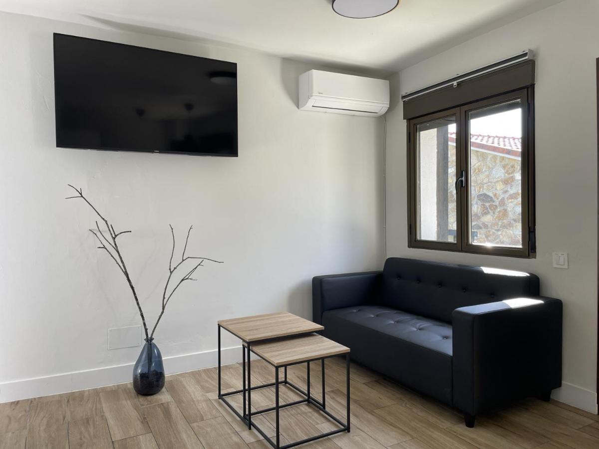 Apartamentos Los Pocillos Gargantilla del Lozoya y Pinilla de Buitrago Extérieur photo