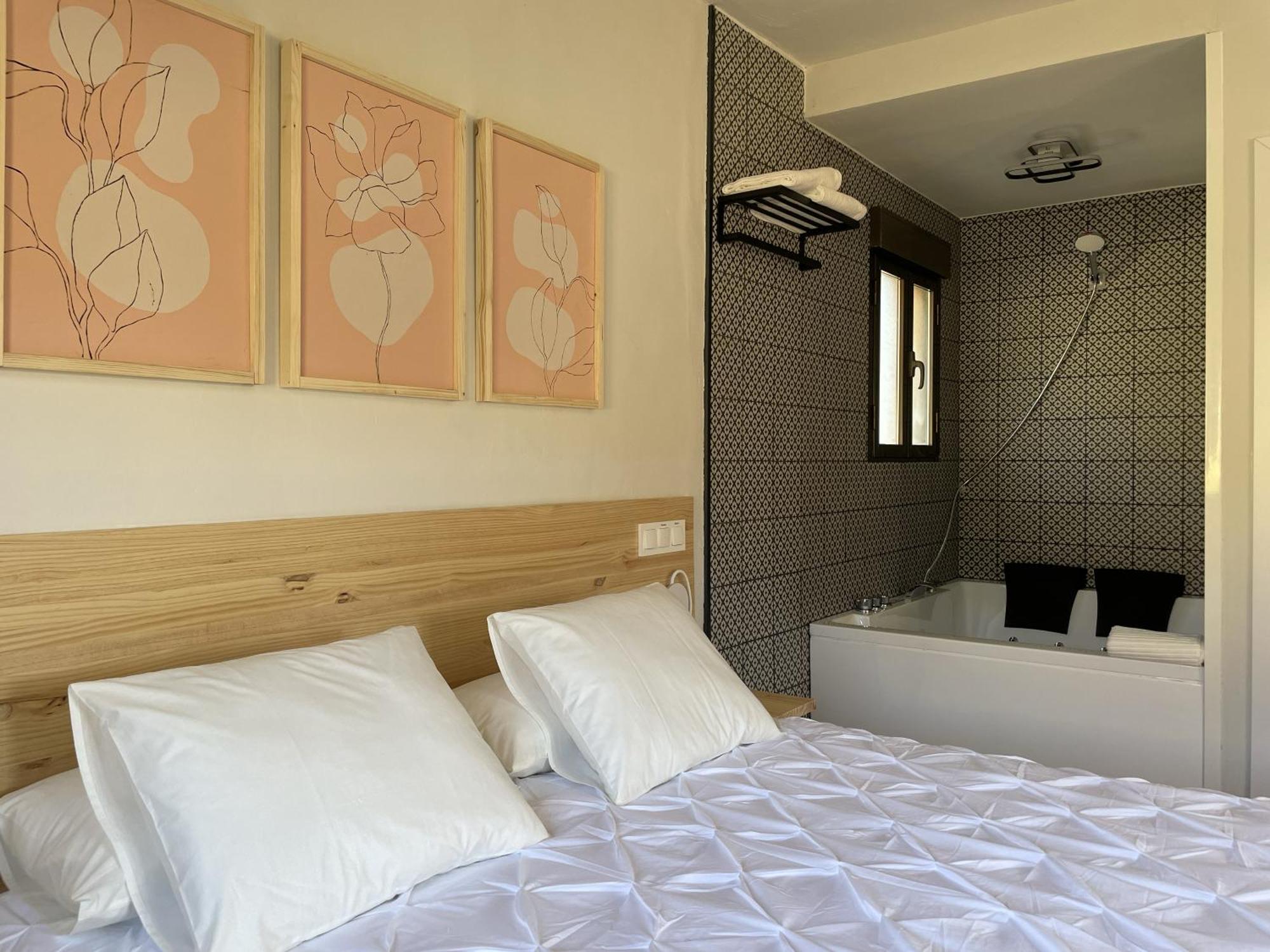 Apartamentos Los Pocillos Gargantilla del Lozoya y Pinilla de Buitrago Extérieur photo