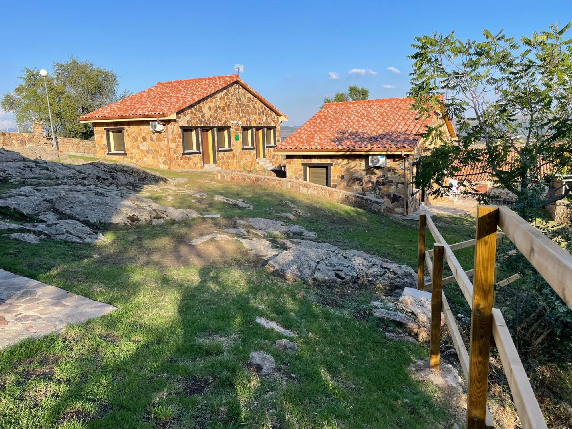 Apartamentos Los Pocillos Gargantilla del Lozoya y Pinilla de Buitrago Extérieur photo